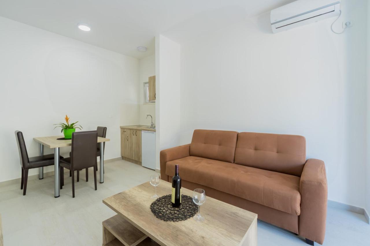 Grejm Lux Family Apartments Petrovac Bagian luar foto