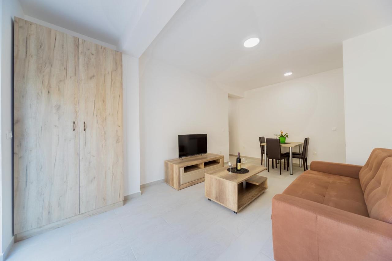 Grejm Lux Family Apartments Petrovac Bagian luar foto