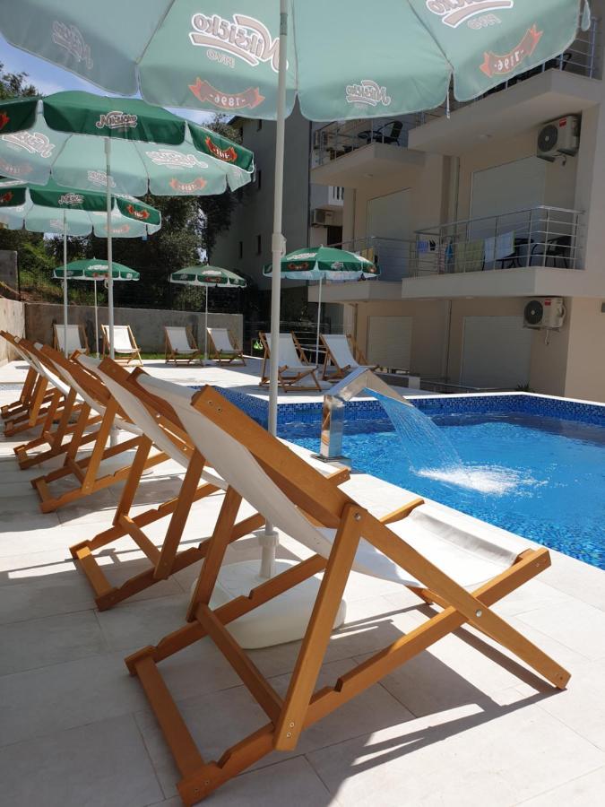 Grejm Lux Family Apartments Petrovac Bagian luar foto
